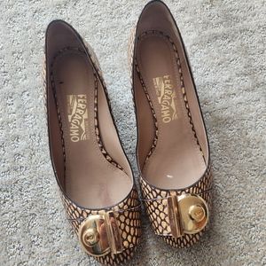 Ferragamo low heel pumps